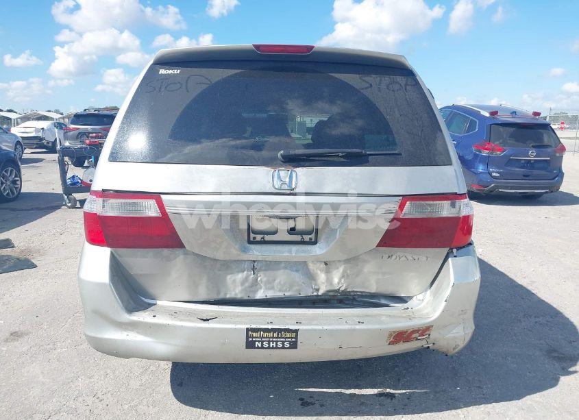 Photo 6 of 2005 Honda Odyssey EX-L (VIN 5FNRL38705B101095)