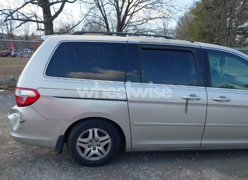 Photo 13 of 2005 Honda Odyssey EX-L (VIN 5FNRL38715B025581)