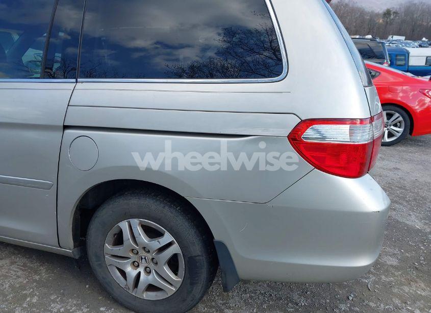 Photo 15 of 2005 Honda Odyssey EX-L (VIN 5FNRL38715B025581)