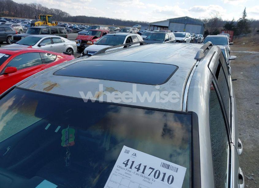 Photo 17 of 2005 Honda Odyssey EX-L (VIN 5FNRL38715B025581)