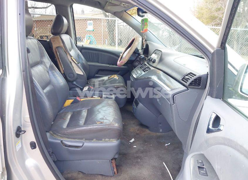 Photo 5 of 2005 Honda Odyssey EX-L (VIN 5FNRL38715B025581)