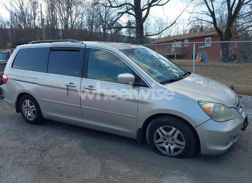 Photo 6 of 2005 Honda Odyssey EX-L (VIN 5FNRL38715B025581)