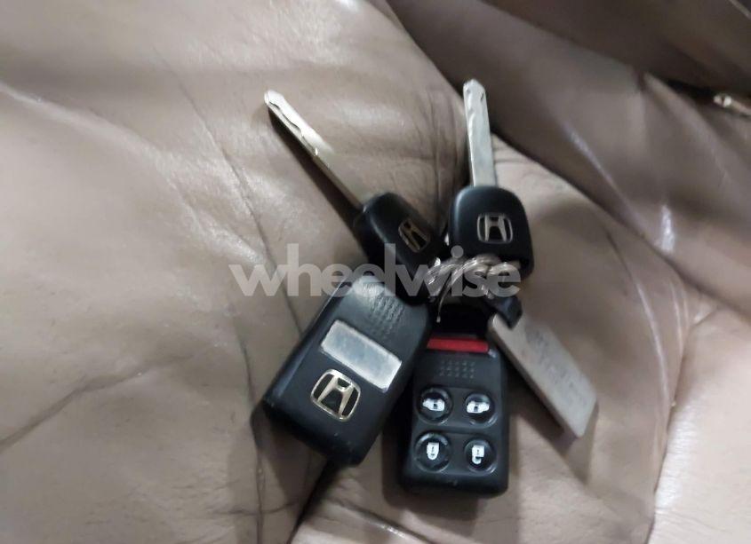 Photo 11 of 2005 Honda Odyssey EX-L (VIN 5FNRL38715B048942)