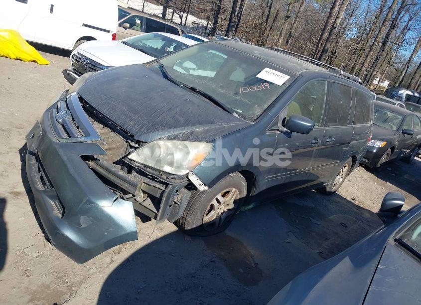 Photo 2 of 2005 Honda Odyssey EX-L (VIN 5FNRL38715B100019)