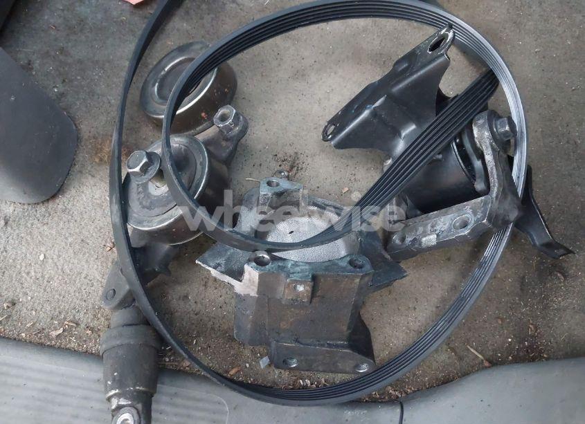 Photo 12 of 2005 Honda Odyssey EX-L (VIN 5FNRL38715B113112)