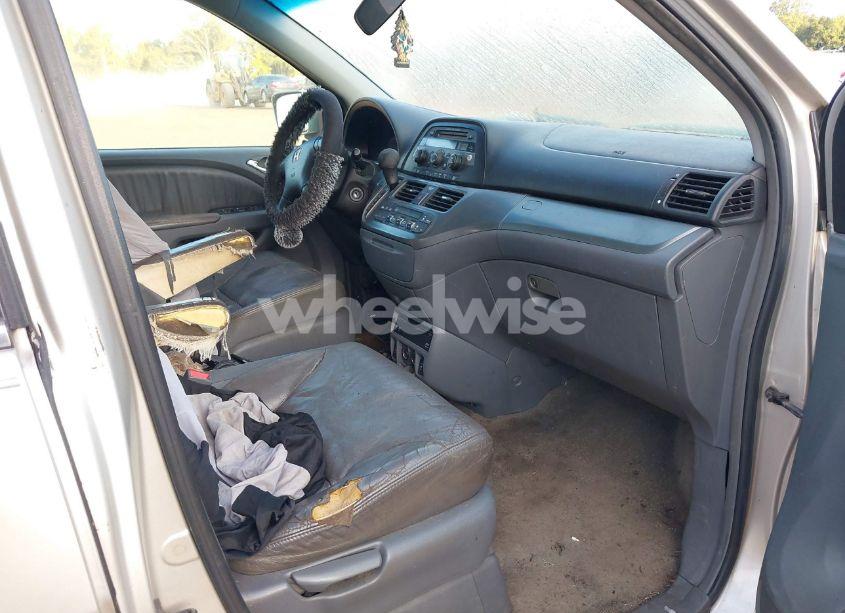 Photo 5 of 2005 Honda Odyssey EX-L (VIN 5FNRL38715B113112)