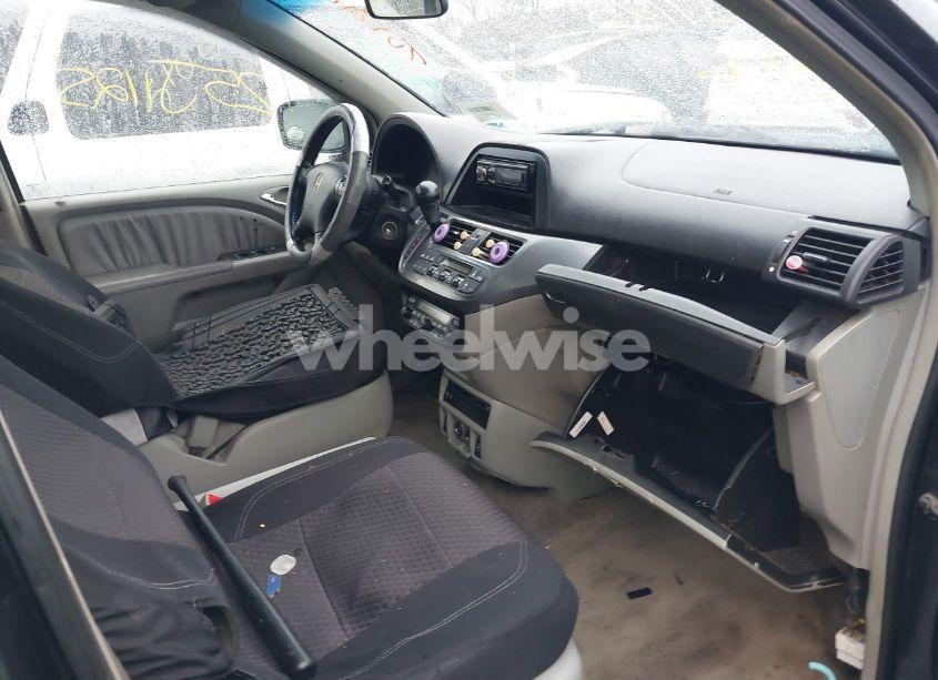 Photo 5 of 2006 Honda Odyssey EX-L (VIN 5FNRL38716B077116)