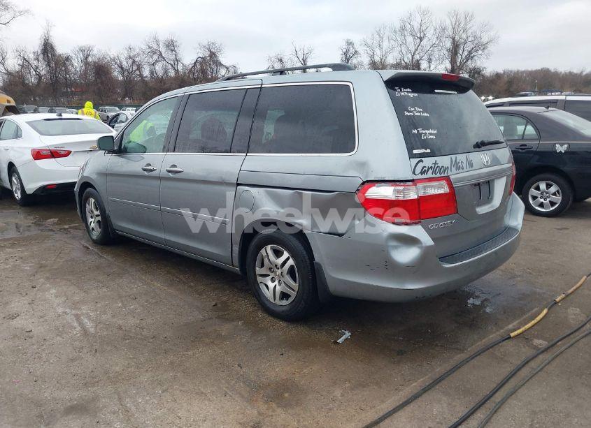 Photo 3 of 2006 Honda Odyssey EX-L (VIN 5FNRL38716B114925)