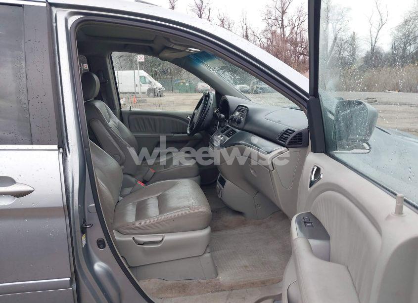 Photo 5 of 2006 Honda Odyssey EX-L (VIN 5FNRL38716B114925)