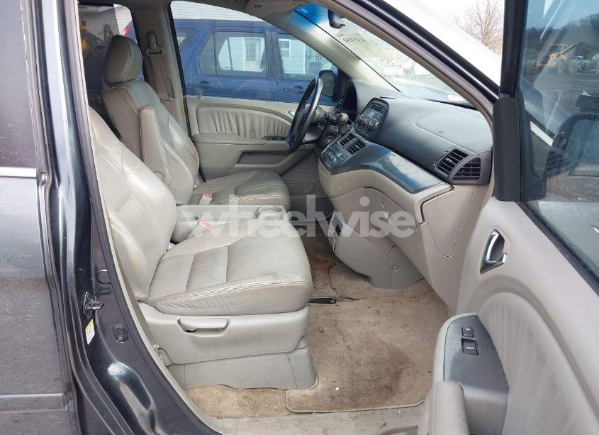 Photo 5 of 2006 Honda Odyssey EX-L (VIN 5FNRL38716B421026)