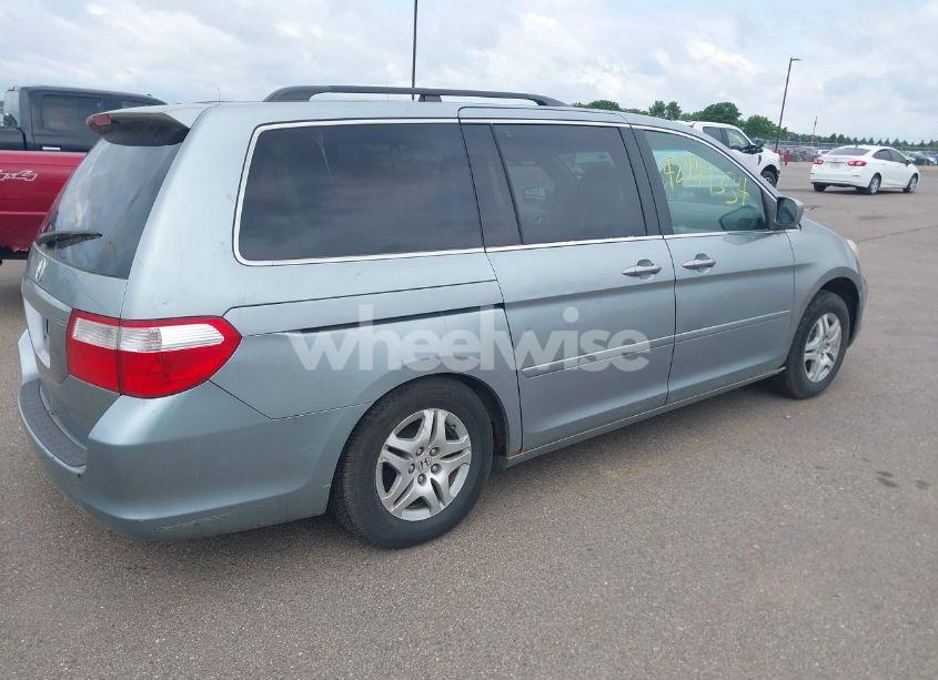 Photo 4 of 2007 Honda Odyssey EX-L (VIN 5FNRL38717B124209)