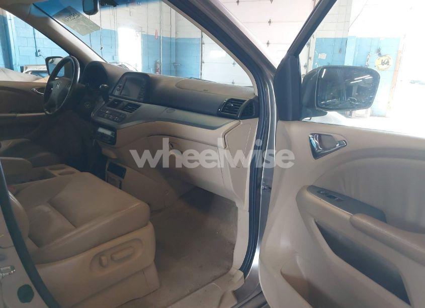 Photo 5 of 2008 Honda Odyssey EX-L (VIN 5FNRL38718B115107)