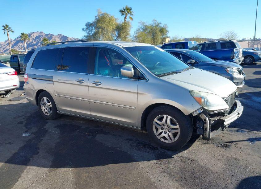 2005 Honda Odyssey EX-L (VIN 5FNRL38725B022804) main photo