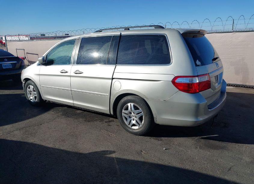 Photo 3 of 2005 Honda Odyssey EX-L (VIN 5FNRL38725B022804)
