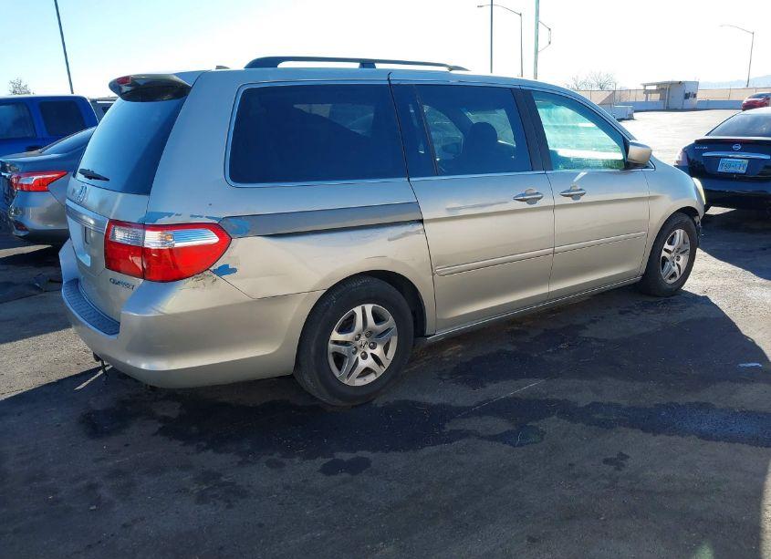Photo 4 of 2005 Honda Odyssey EX-L (VIN 5FNRL38725B022804)