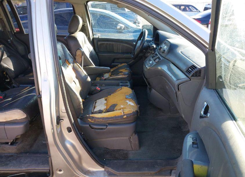 Photo 5 of 2005 Honda Odyssey EX-L (VIN 5FNRL38725B022804)