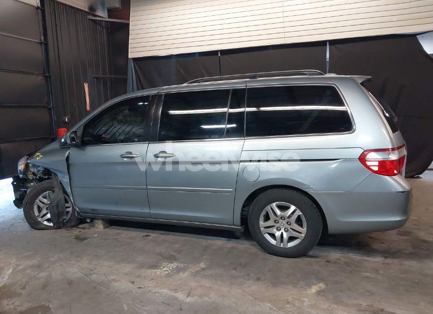 Photo 14 of 2005 Honda Odyssey EX-L (VIN 5FNRL38725B094005)