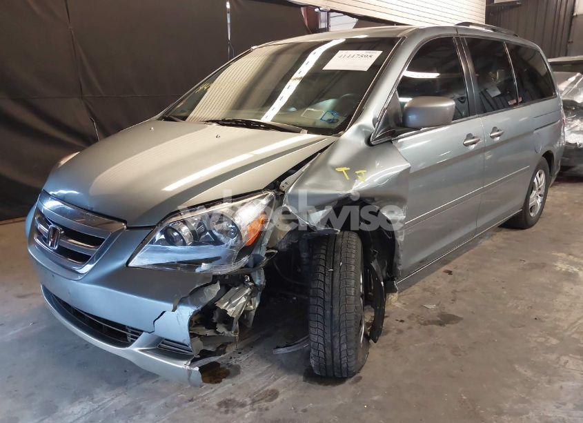 Photo 2 of 2005 Honda Odyssey EX-L (VIN 5FNRL38725B094005)