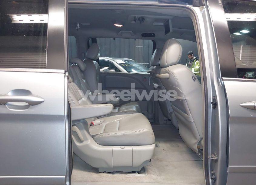 Photo 8 of 2005 Honda Odyssey EX-L (VIN 5FNRL38725B094005)