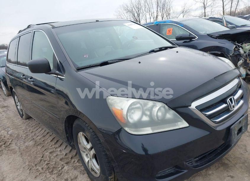 2005 Honda Odyssey EX-L (VIN 5FNRL38725B115788) main photo