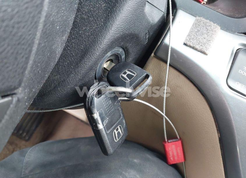 Photo 11 of 2005 Honda Odyssey EX-L (VIN 5FNRL38725B115788)