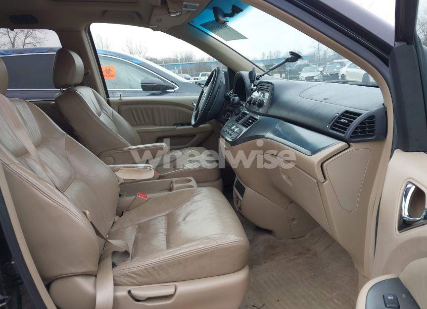 Photo 5 of 2005 Honda Odyssey EX-L (VIN 5FNRL38725B115788)