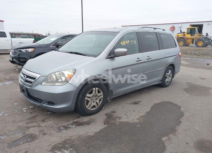 Photo 2 of 2006 Honda Odyssey EX-L (VIN 5FNRL38726B041807)