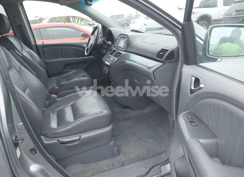 Photo 5 of 2006 Honda Odyssey EX-L (VIN 5FNRL38726B041807)