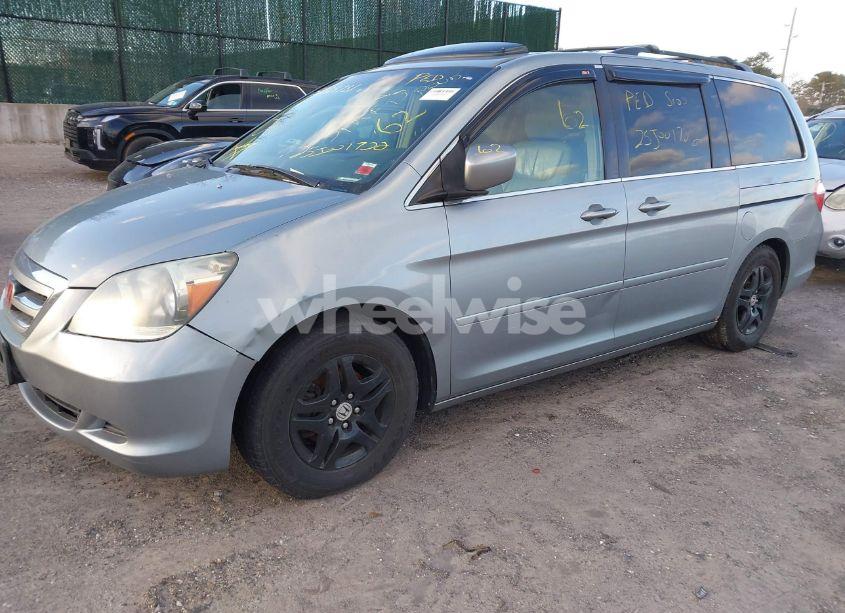 Photo 2 of 2006 Honda Odyssey EX-L (VIN 5FNRL38726B050393)