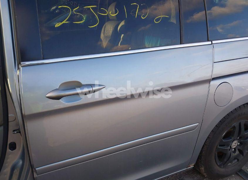 Photo 6 of 2006 Honda Odyssey EX-L (VIN 5FNRL38726B050393)