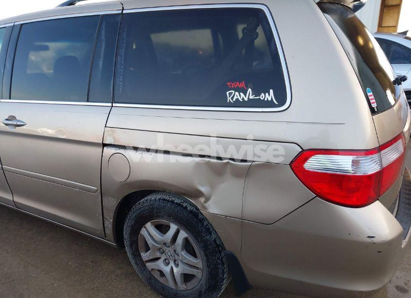 Photo 12 of 2005 Honda Odyssey EX-L (VIN 5FNRL38735B015831)