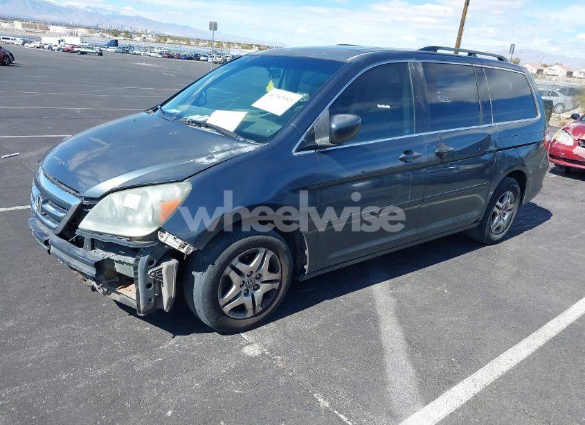 Photo 2 of 2005 Honda Odyssey EX-L (VIN 5FNRL38735B057514)