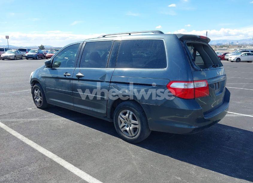 Photo 3 of 2005 Honda Odyssey EX-L (VIN 5FNRL38735B057514)