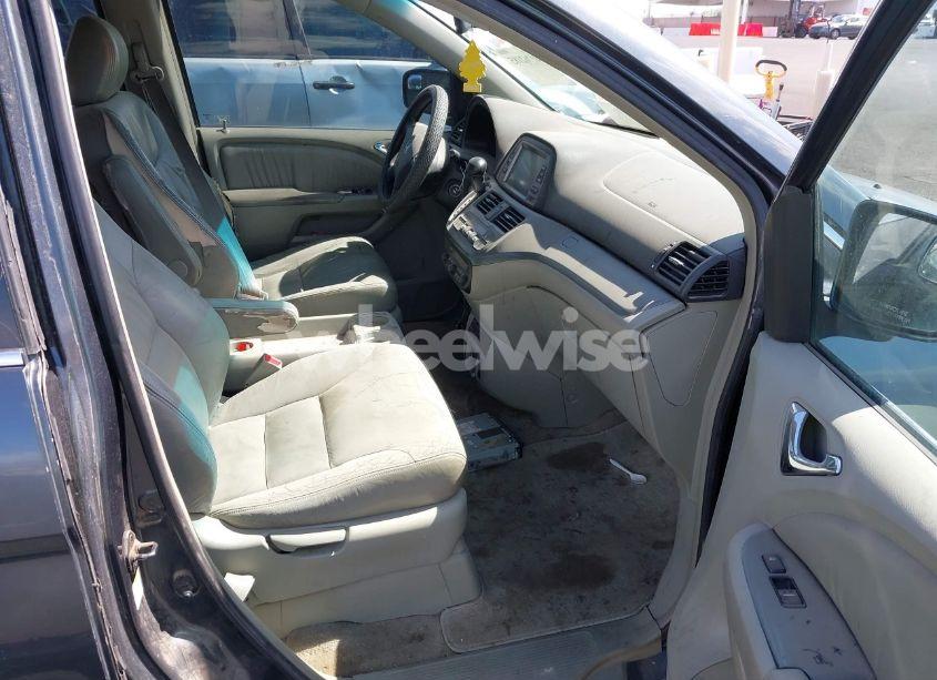 Photo 5 of 2005 Honda Odyssey EX-L (VIN 5FNRL38735B057514)