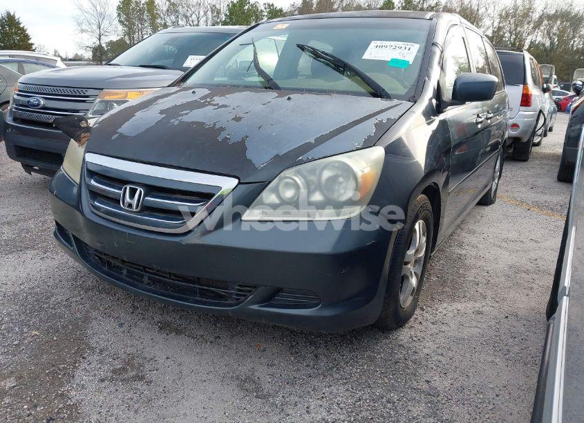 Photo 2 of 2005 Honda Odyssey EX-L (VIN 5FNRL38735B075124)