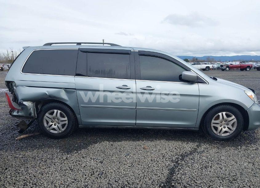 Photo 13 of 2005 Honda Odyssey EX-L (VIN 5FNRL38735B103357)