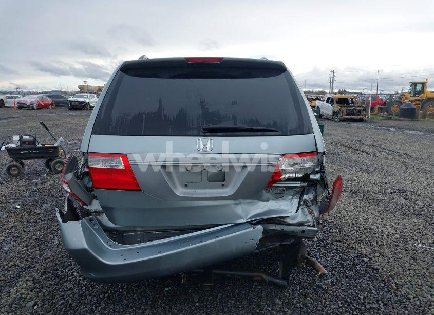 Photo 16 of 2005 Honda Odyssey EX-L (VIN 5FNRL38735B103357)