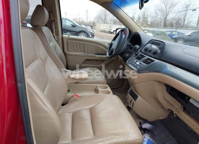 Photo 5 of 2005 Honda Odyssey EX-L (VIN 5FNRL38735B106839)