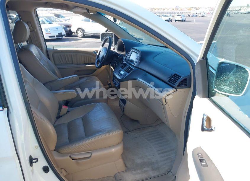 Photo 5 of 2005 Honda Odyssey EX-L (VIN 5FNRL38735B112155)