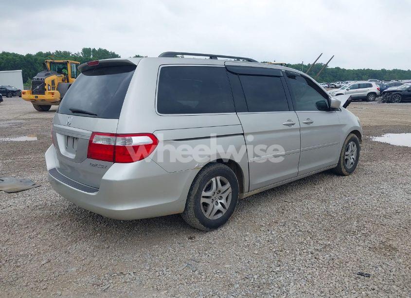 Photo 4 of 2005 Honda Odyssey EX-L (VIN 5FNRL38735B114245)