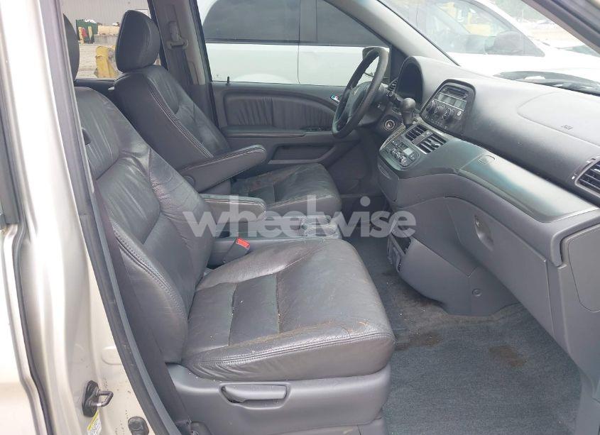 Photo 5 of 2005 Honda Odyssey EX-L (VIN 5FNRL38735B114245)