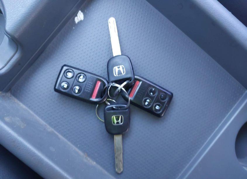 Photo 11 of 2005 Honda Odyssey EX-L (VIN 5FNRL38735B132177)