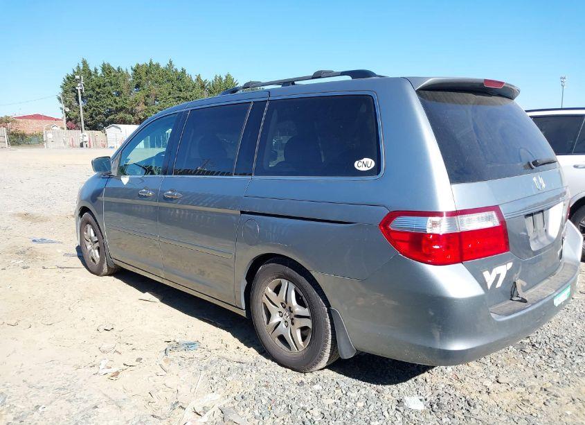 Photo 3 of 2005 Honda Odyssey EX-L (VIN 5FNRL38735B132177)