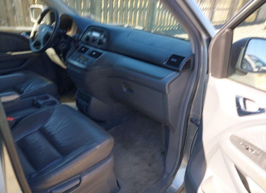 Photo 5 of 2005 Honda Odyssey EX-L (VIN 5FNRL38735B132177)