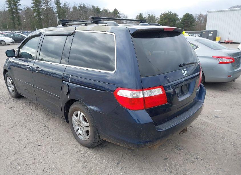 Photo 3 of 2005 Honda Odyssey EX-L (VIN 5FNRL38735B133068)