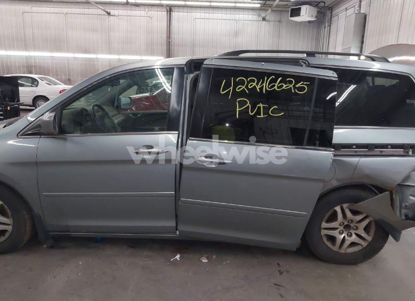 Photo 14 of 2006 Honda Odyssey EX-L (VIN 5FNRL38736B025051)