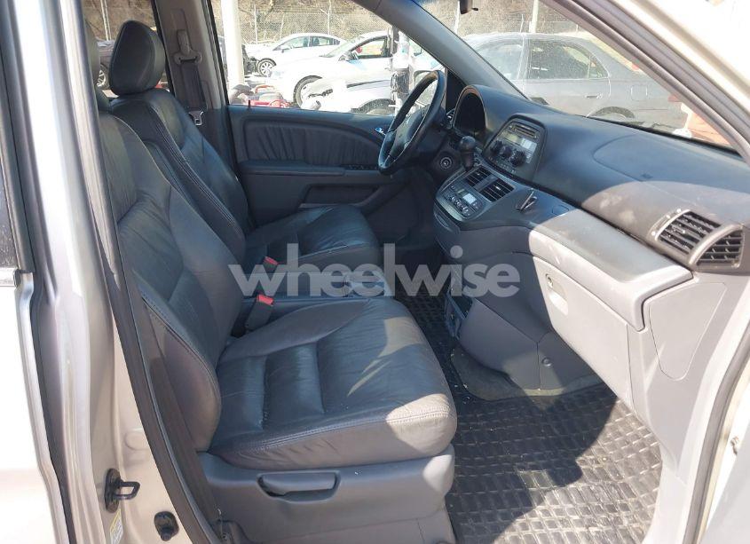 Photo 5 of 2006 Honda Odyssey EX-L (VIN 5FNRL38736B031965)