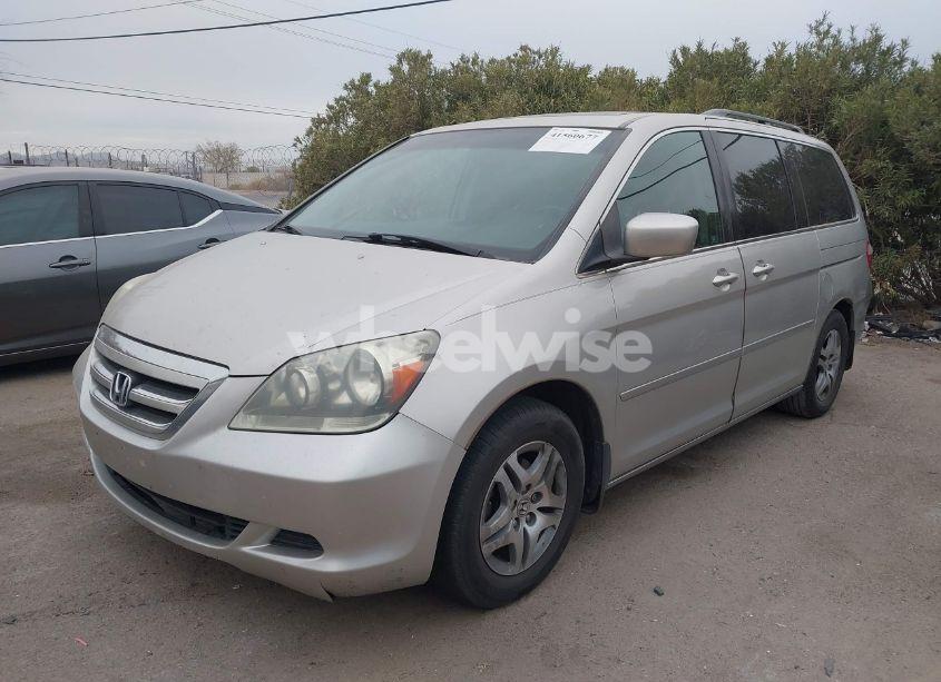 Photo 2 of 2006 Honda Odyssey EX-L (VIN 5FNRL38736B413817)