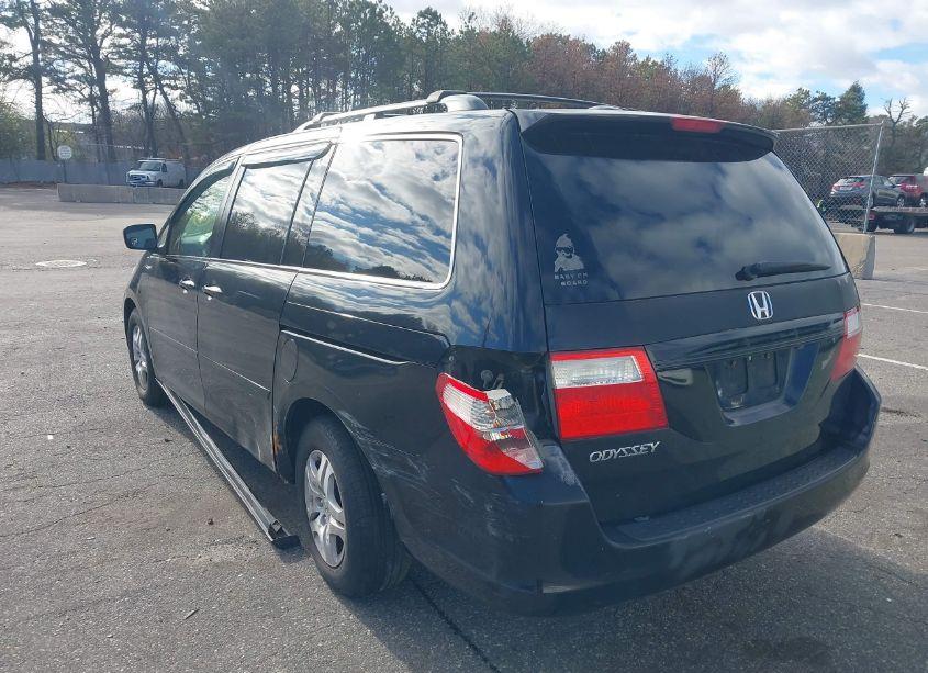 Photo 3 of 2007 Honda Odyssey EX-L (VIN 5FNRL38737B088605)