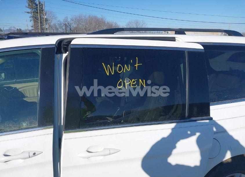 Photo 12 of 2007 Honda Odyssey EX-L (VIN 5FNRL38737B443174)